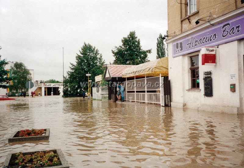 1997 (26).jpg - Povodně 1997 - Ratibořská ulice